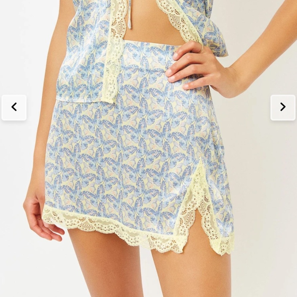 NWT frankies bikinis boden lace skirt! Size L